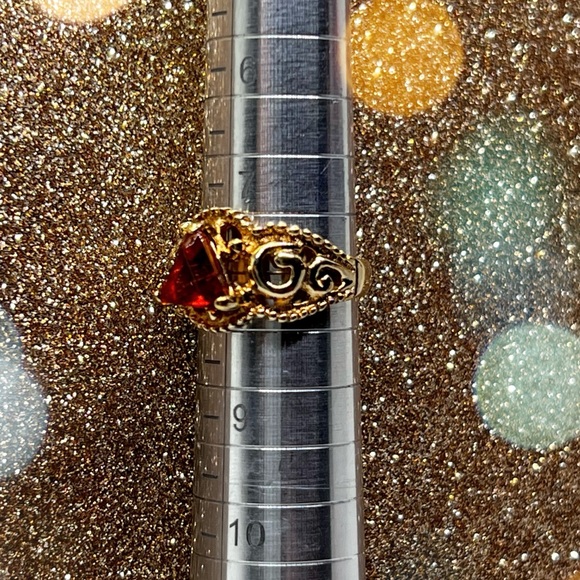 Vintage Lee Sands Triangular Amber Filigree Gold Hue Ring - Picture 3 of 8